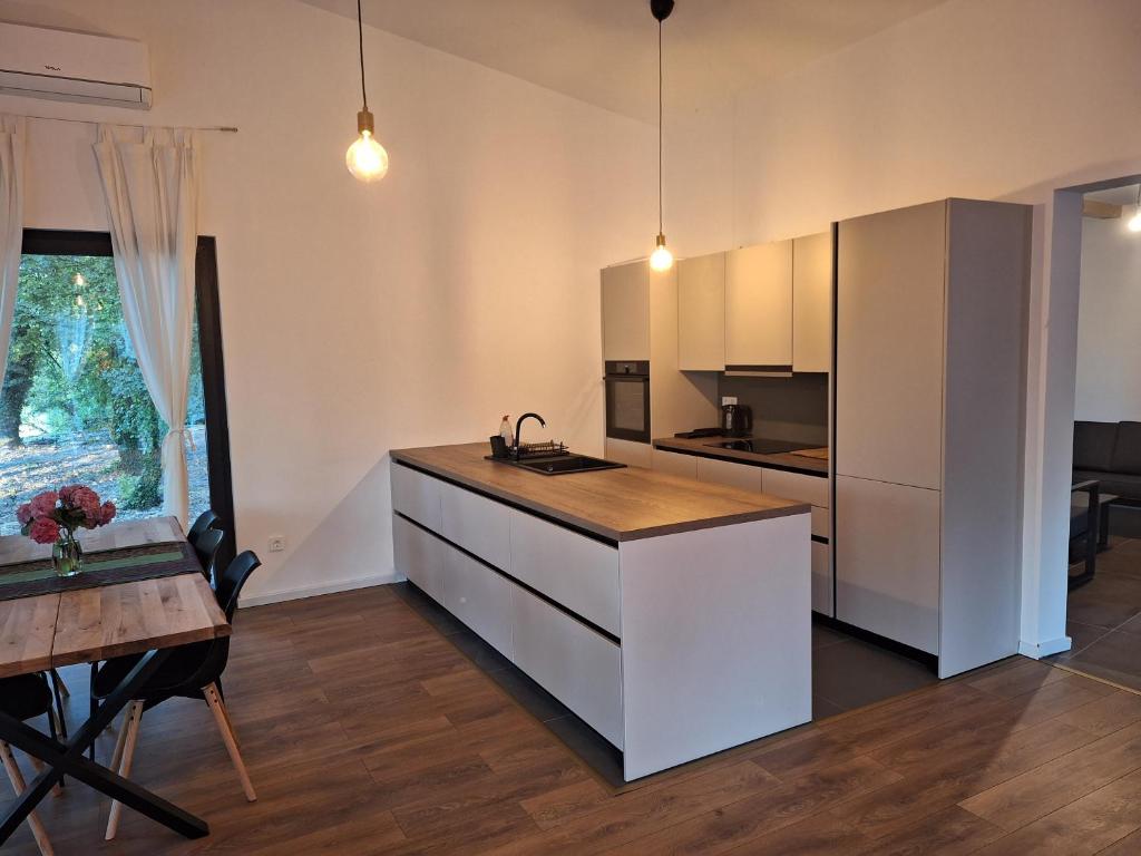 Farah Superior Apartments - 5
