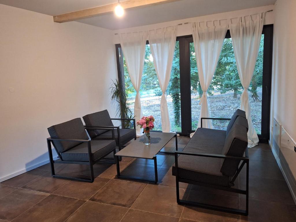 Farah Superior Apartments photo