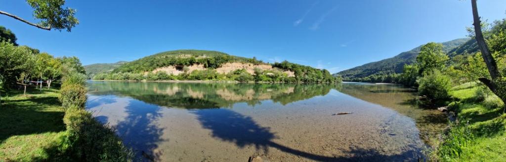 Vikendica pored Drine Foca photo