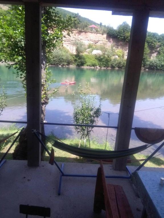 Vikendica pored Drine Foca photo