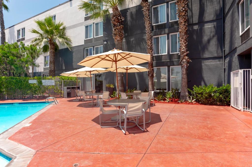 Best Western Plus Commerce Hotel photo
