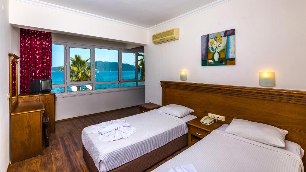 Honeymoon Beach Marmaris photo