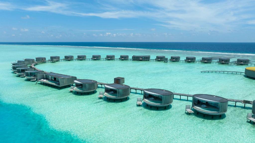 The Ritz-Carlton Maldives, Fari Islands — Swimming pool in Kaafu Atoll, Kaafu