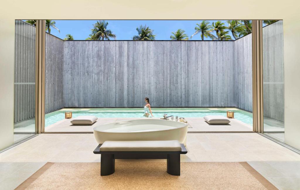 The Ritz-Carlton Maldives, Fari Islands — Swimming pool in Kaafu Atoll, Kaafu