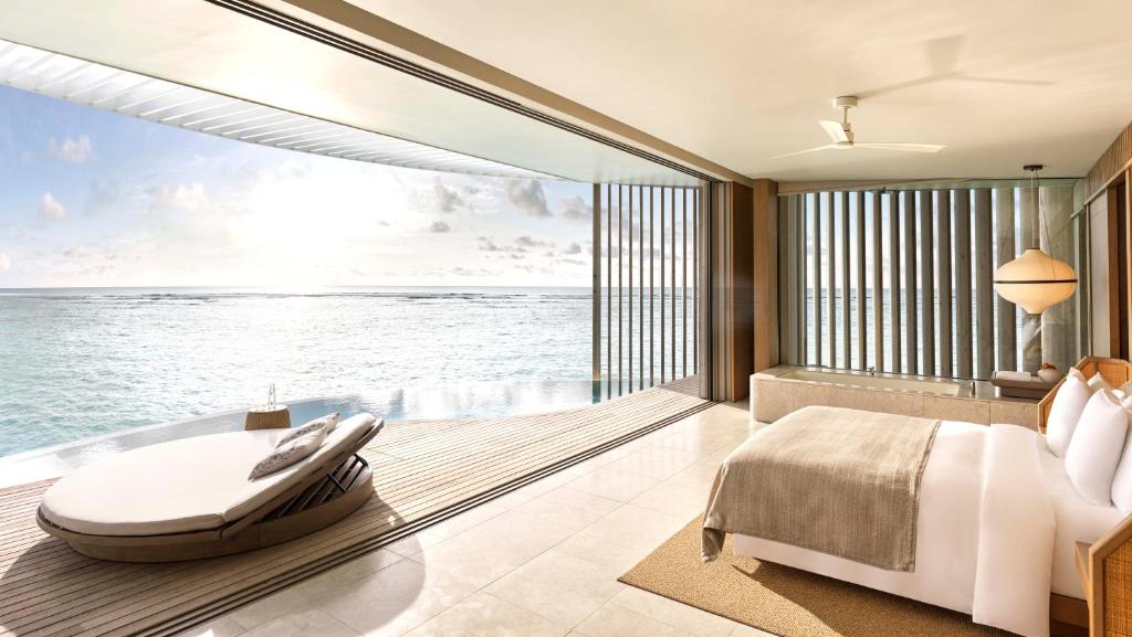 The Ritz-Carlton Maldives, Fari Islands — Hotel rooms in Kaafu Atoll, Kaafu