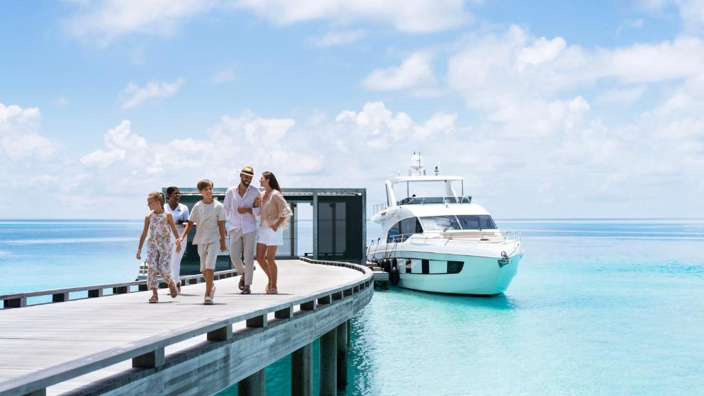 The Ritz-Carlton Maldives, Fari Islands — Swimming pool in Kaafu Atoll, Kaafu