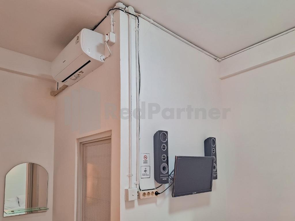 Adam Guesthouse Mitra RedDoorz