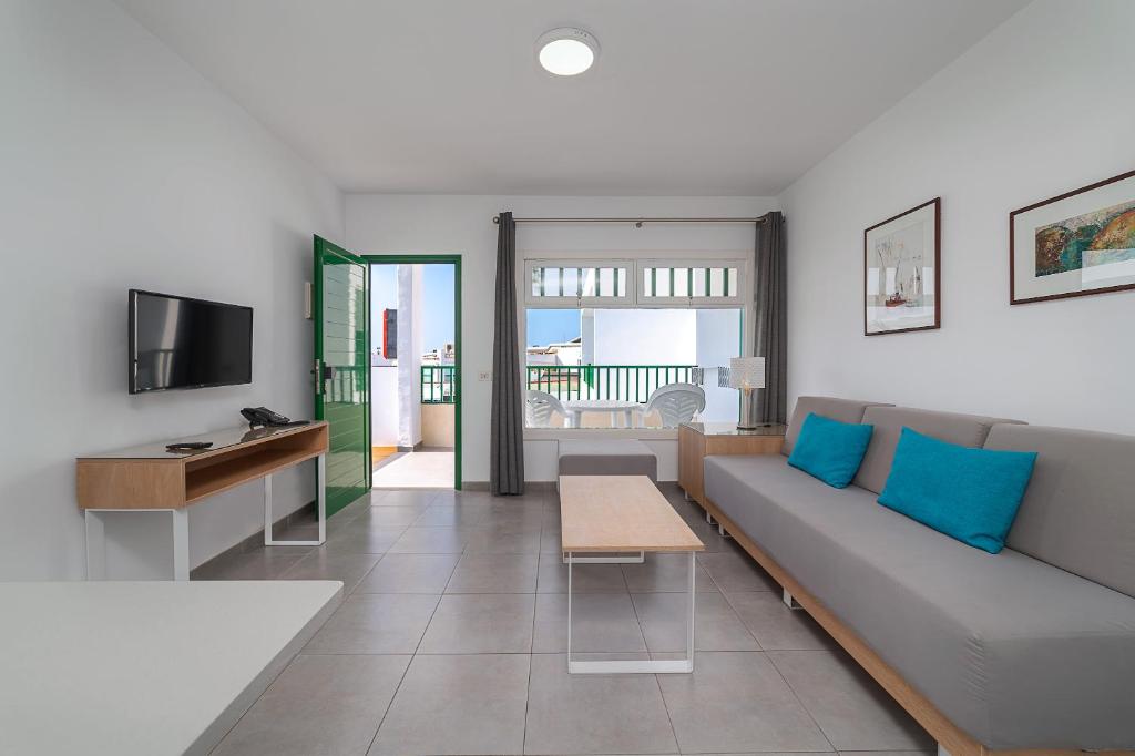 Apartamentos Elena — Hotel rooms in Puerto del Carmen, Canary Islands