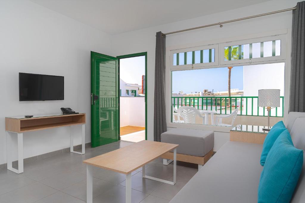 Apartamentos Elena — Hotel rooms in Puerto del Carmen, Canary Islands