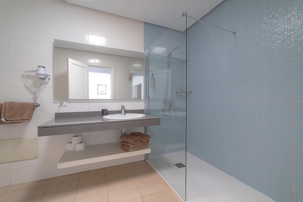 Apartamentos Elena — Hotel rooms in Puerto del Carmen, Canary Islands