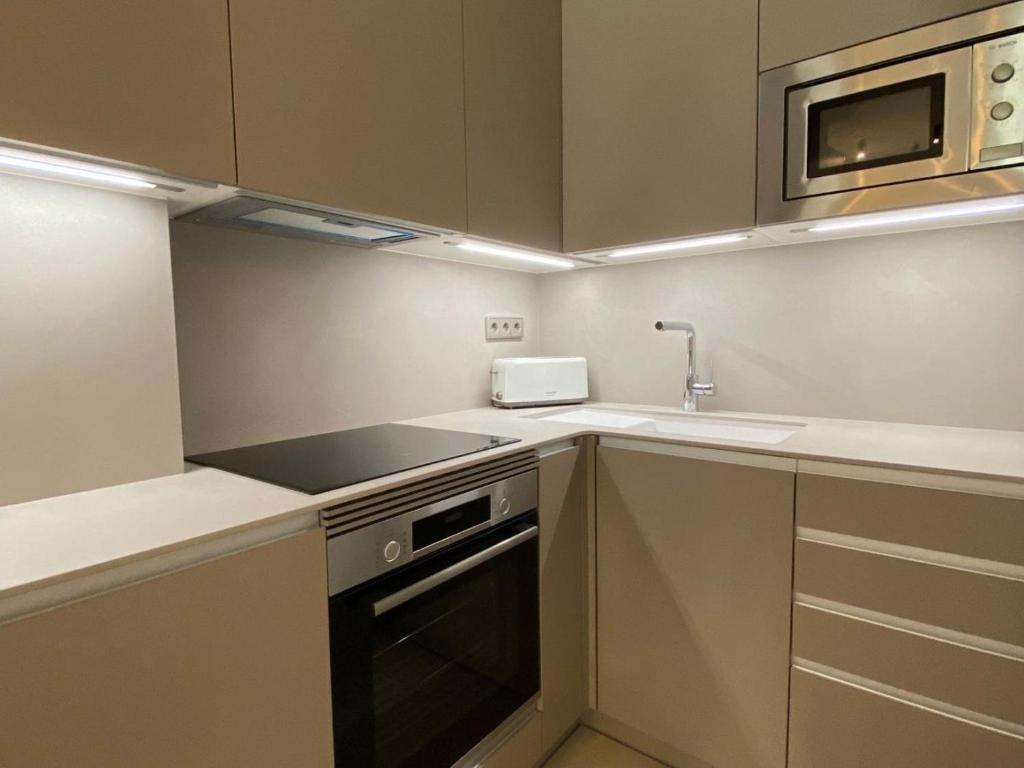 Sitges Spaces Garden Oasis 3 Bedroom 2 Bath Garden - 2