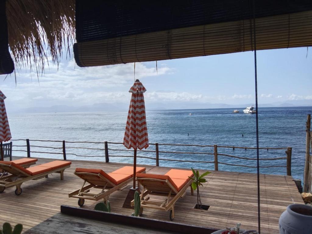 VnS Beachfront Guesthouse photo