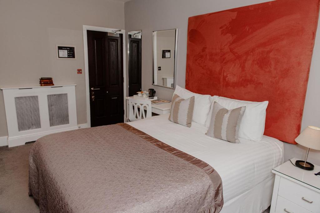 Woodlands Hotel photo