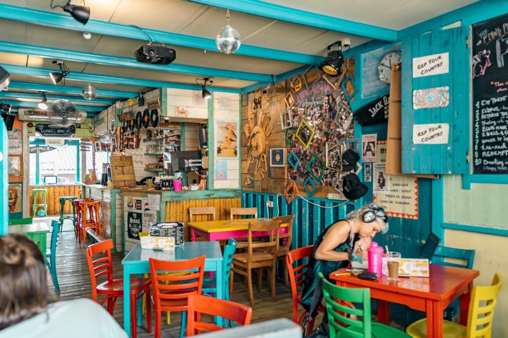 Food and beverages, The Flying Pig Beach Hostel in Noordwijk