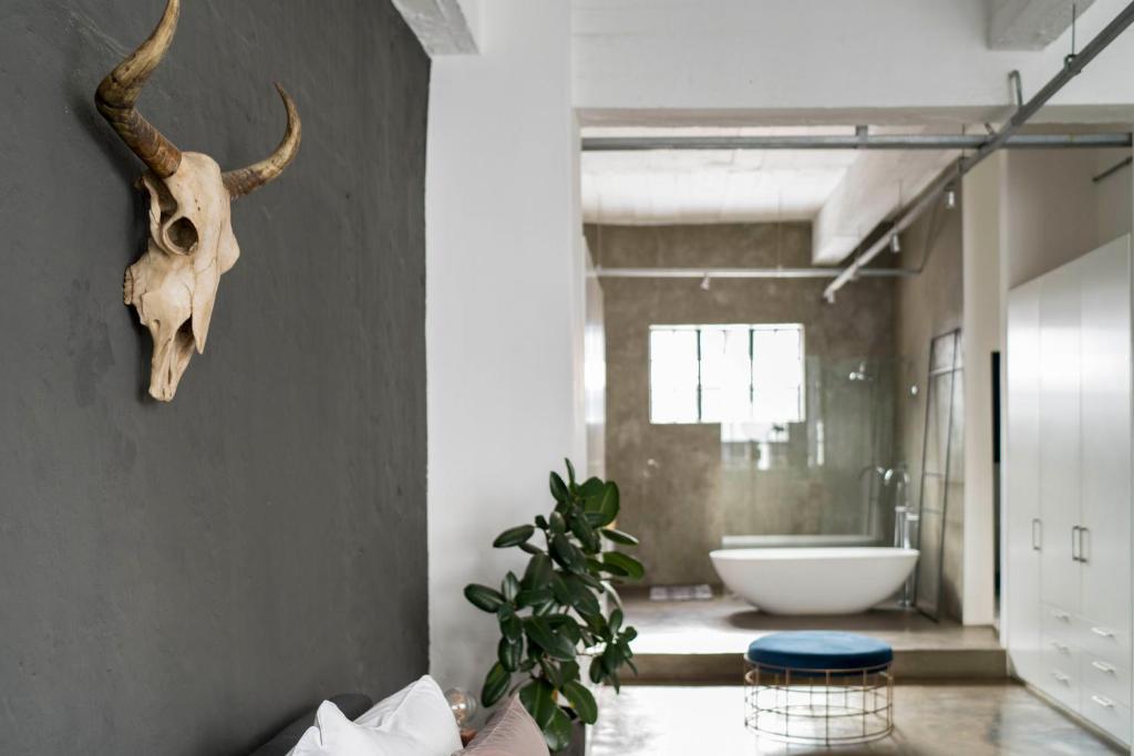 Urban Fox Penthouse by CURIOCITY photo