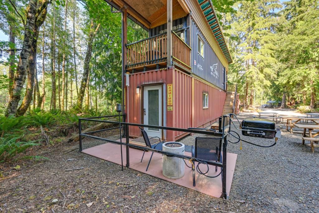 Steps to Foothills Trail Unique Carbonado Studio, Buckley