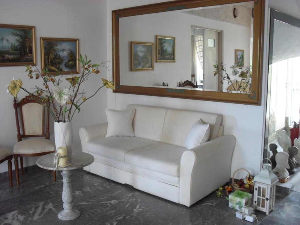 La Santre Villa photo