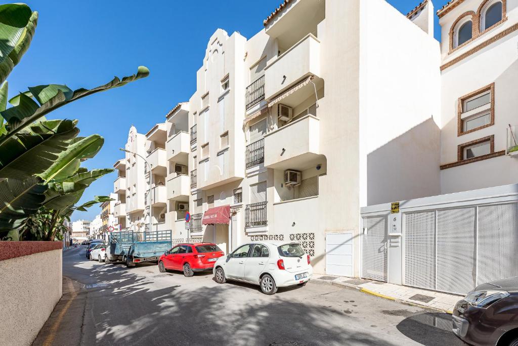 797 Holiday Rentals - Piso para 3 en la Carihuela con piscina - 2