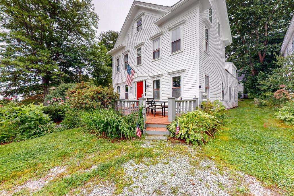 Quarters on Main, Castine