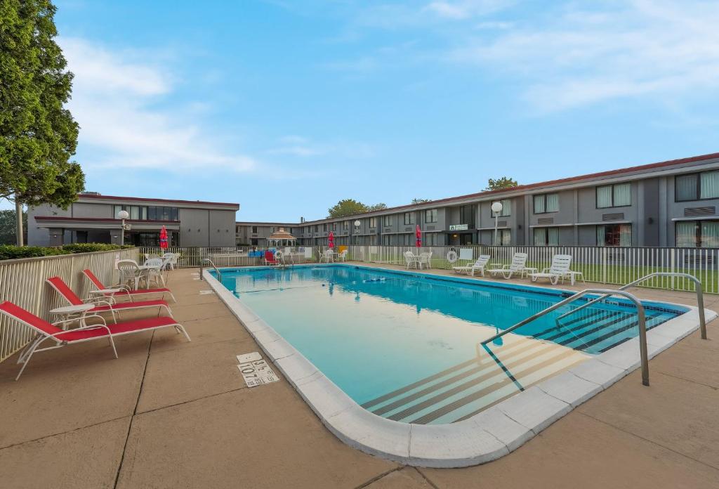 HomeTowne Studios by Red Roof Painted Post, Painted Post