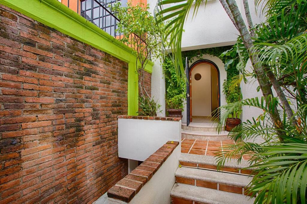 Stunning Ocean Views, Villa Ecuador, Centrally located - 3