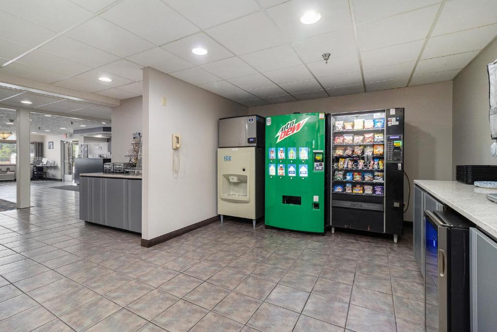 Microtel Inn & Suites by Wyndham Manistee photo