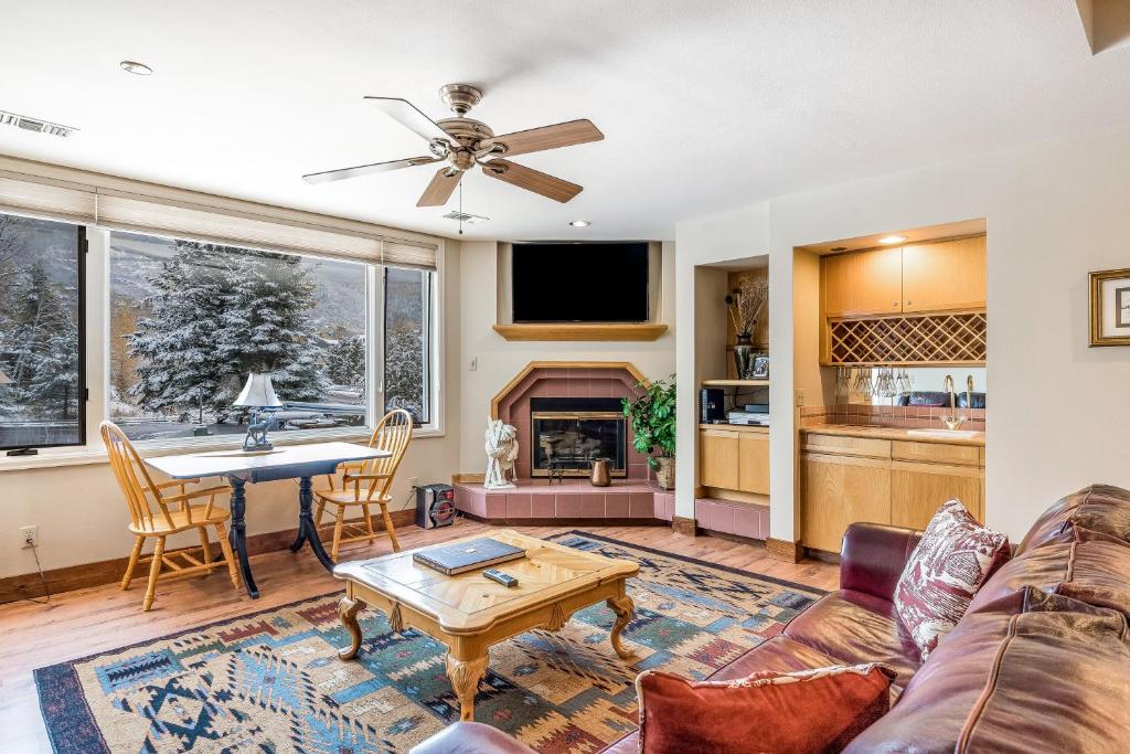 Meadows Sheffield 1, Steamboat Springs