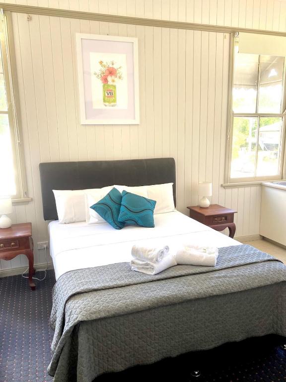 Yandina Hotel photo