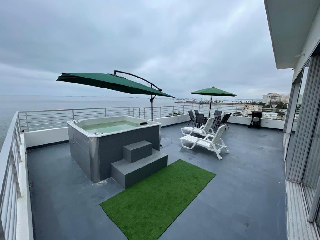 Penthouse, espectacular vista panorámica al mar - 3