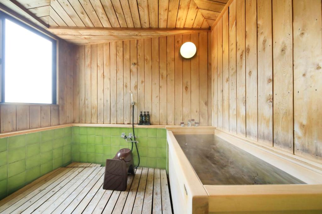 1. 日長庵 桂月..