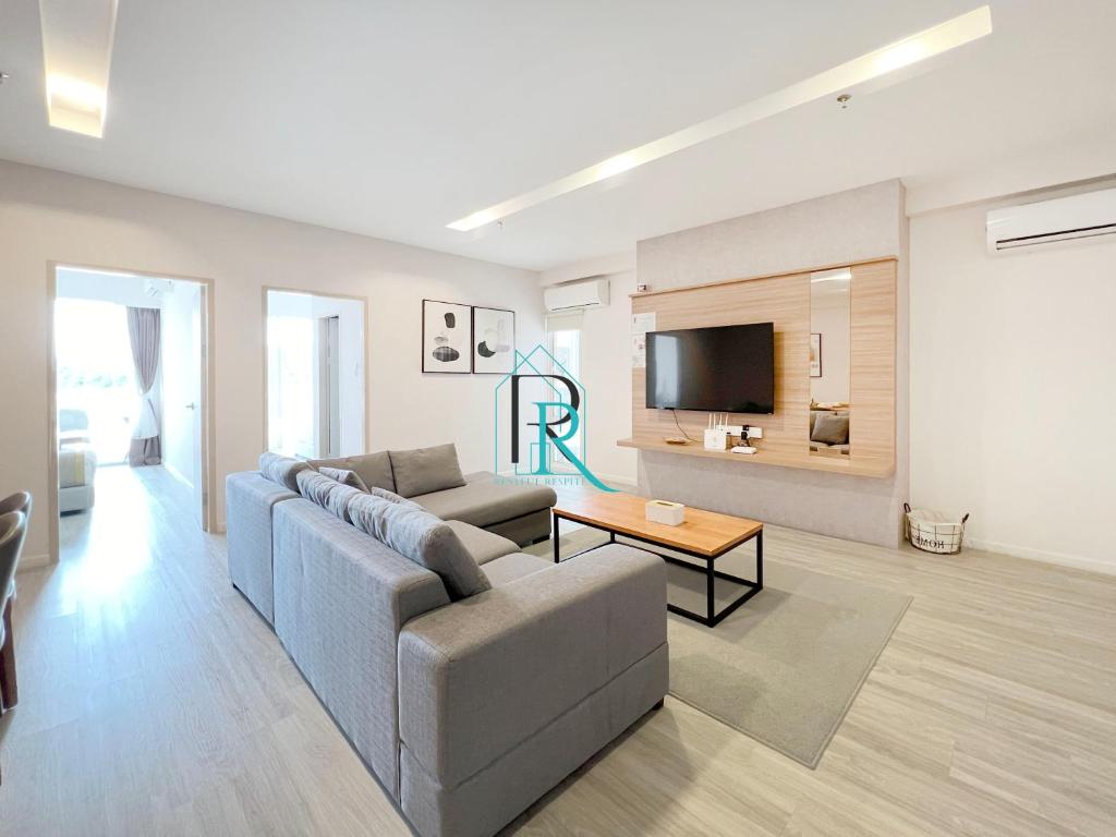 Restful Respite Tanjung Aru Inifnity Pool 2BR, Kota Kinabalu