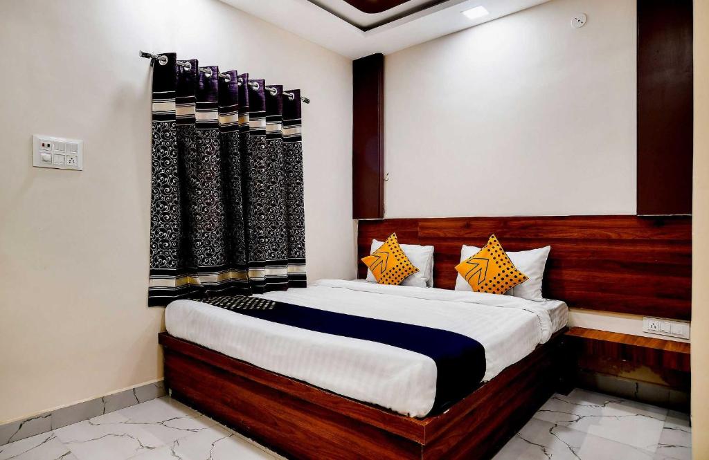 SPOT ON 76943 Hotel Radhika photo