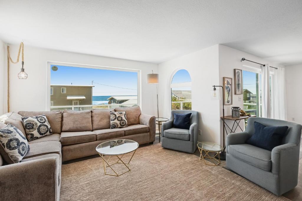 The Whaler, Rockaway Beach