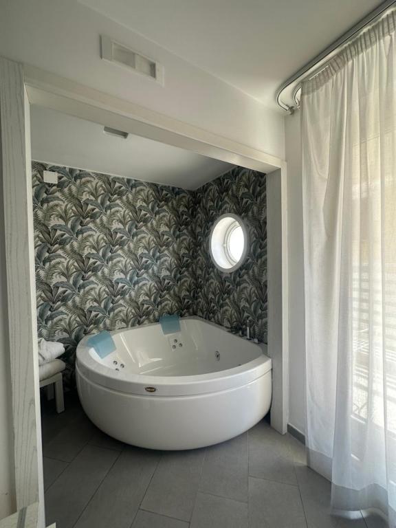 Tasso Suites photo