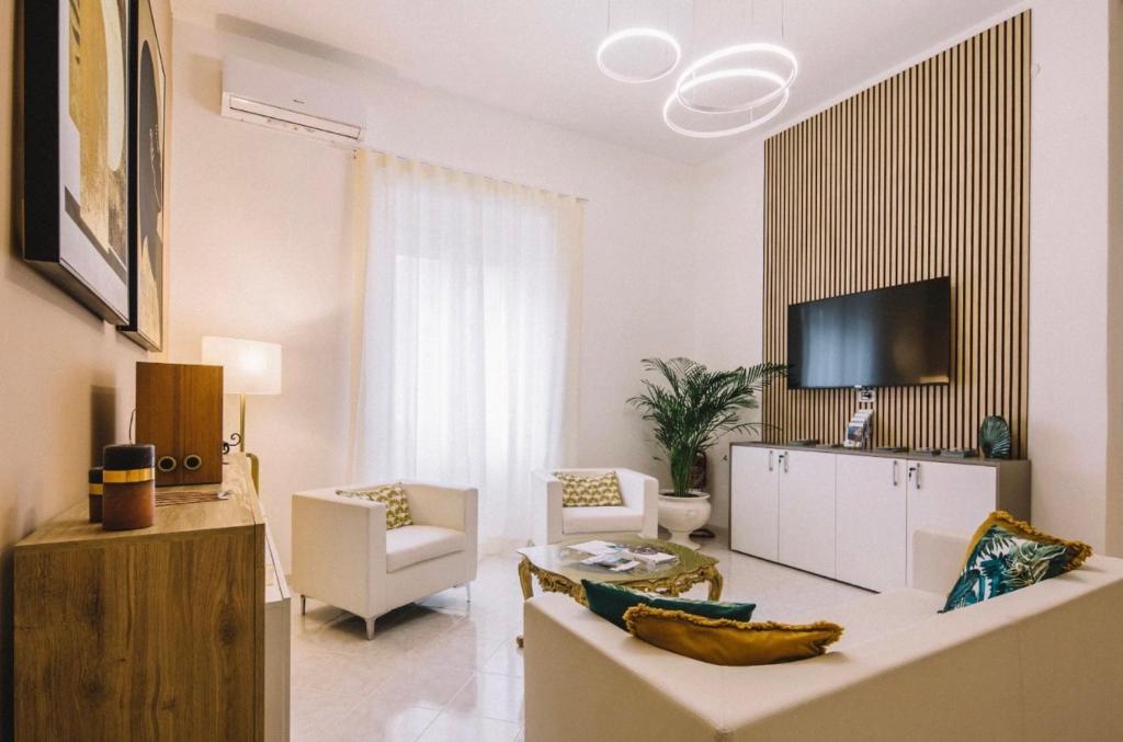 TIZIANA'S HOUSE - 5