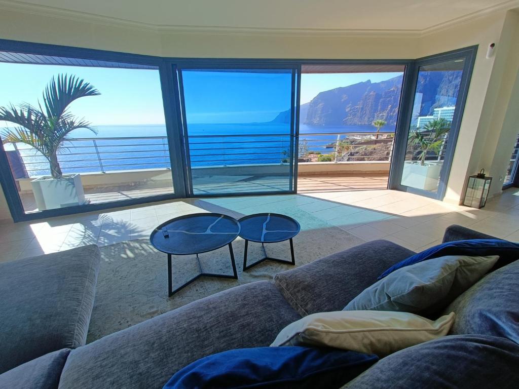 Luxury Los Gigantes Apartment - 1
