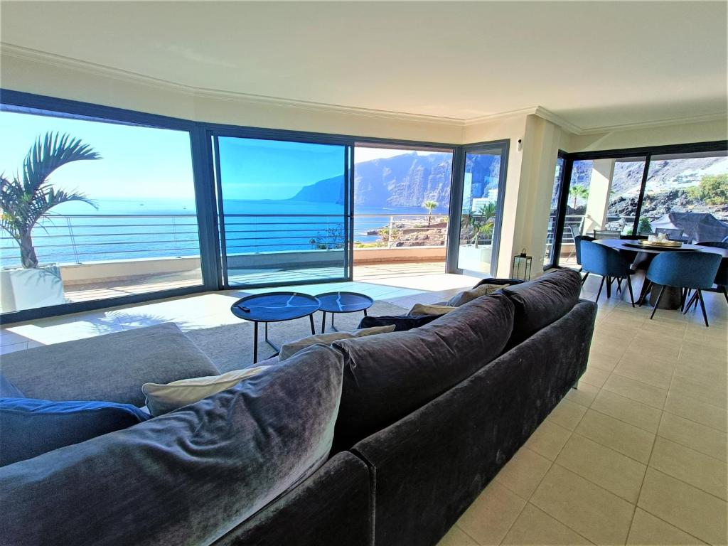 Luxury Los Gigantes Apartment - 2