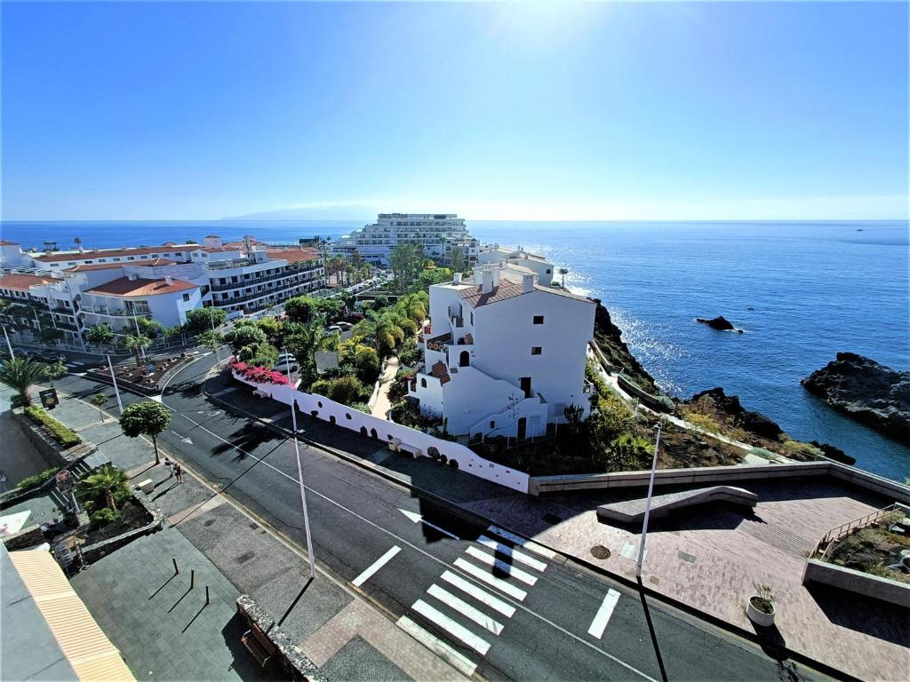 Luxury Los Gigantes Apartment - 4
