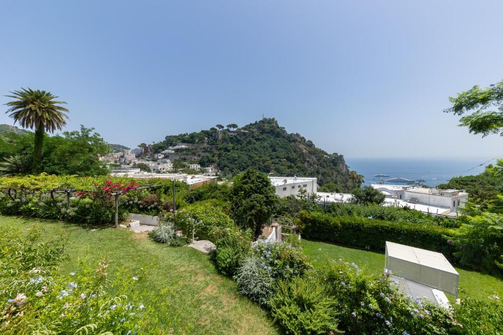 Villa La Pergola Capri - 2