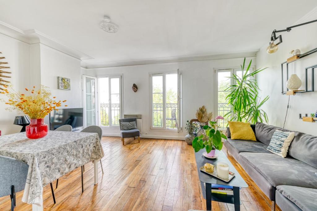 Stunning Apartment 2br + balcony + nice view - 2