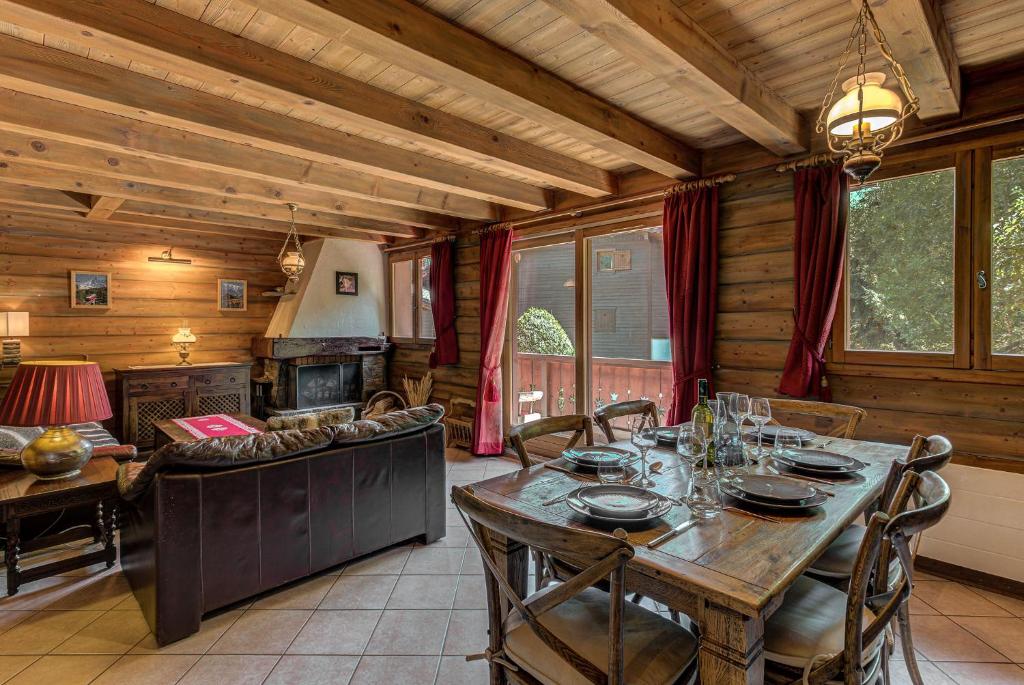 Chalet Blackbushe, Traditional Chalet, Alpes Agency, Sleeps 4-6 - 3