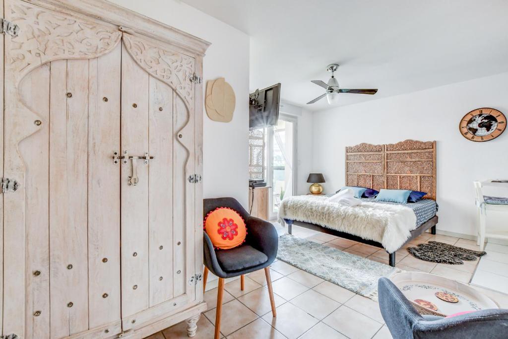 L Oasis studio proche hopital et aeroport Piscine Parking &amp;Netflix — Hotel in Toulouse