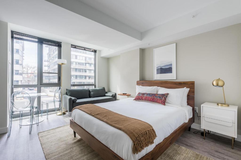 Brilliant Studio Near National Mall w Amenities