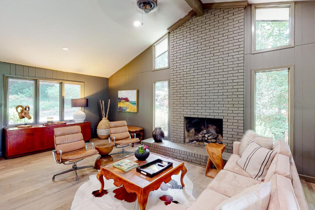 The Treehouse, Pisgah Forest