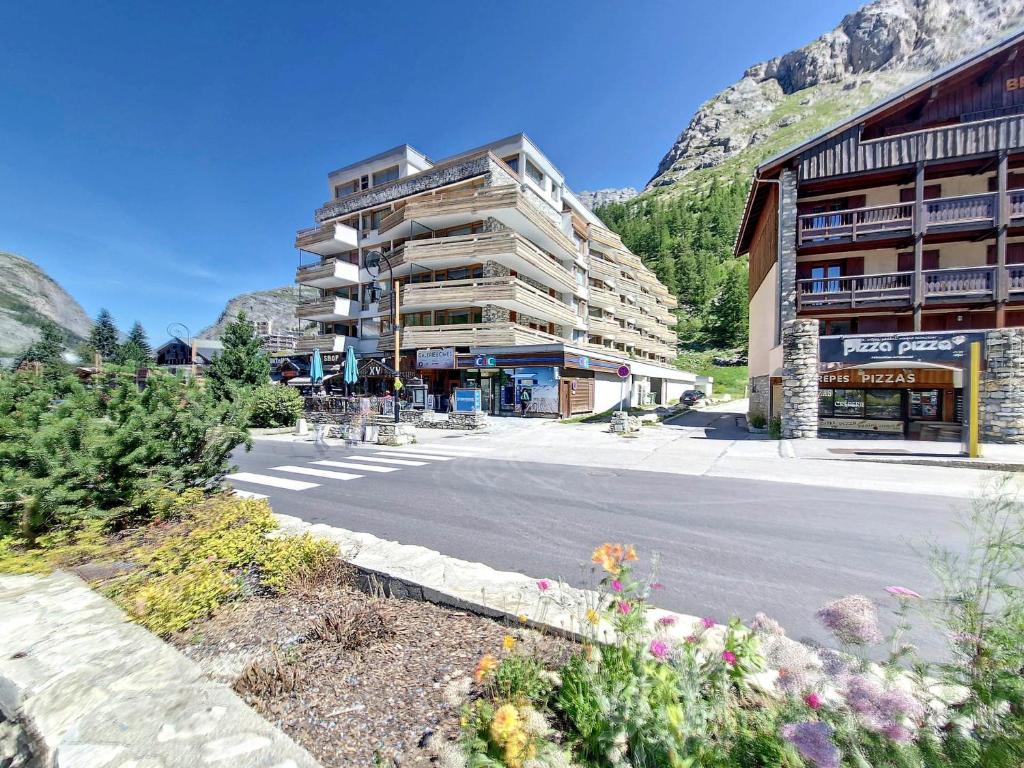 Appartement lumineux au centre de Val-d'Isère - FR-1-518-106 - 3