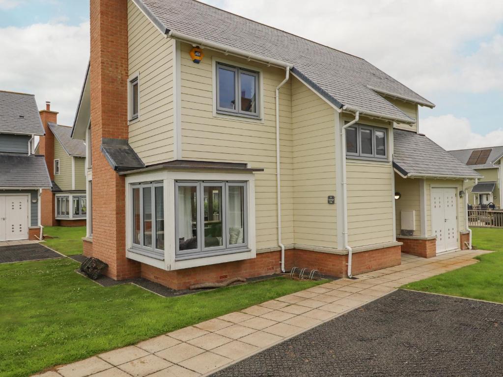 Turning Tide, Chathill