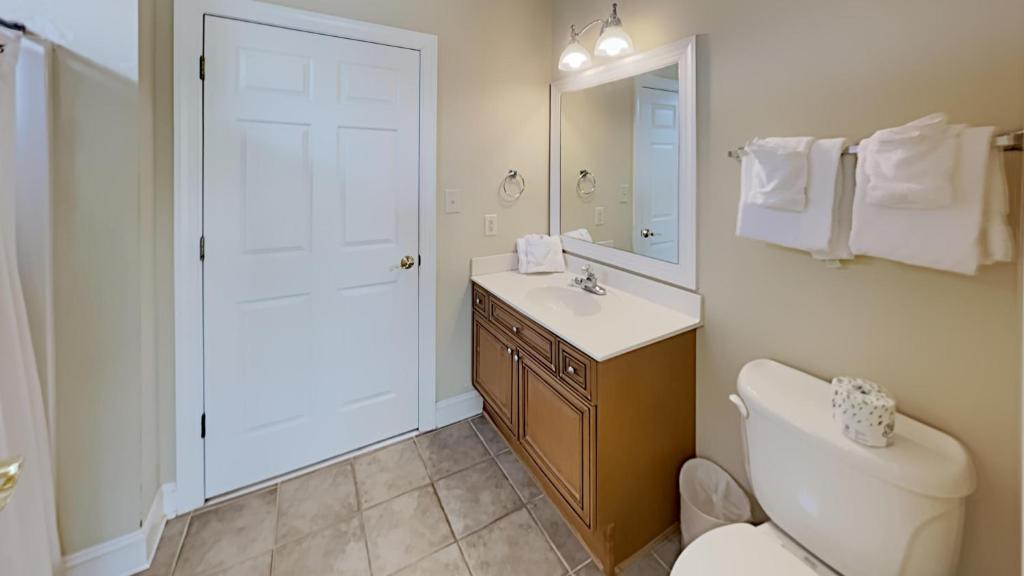 Coastal Delight at Greenhaven Stylish 4BR3BA Condo, Pawleys Island