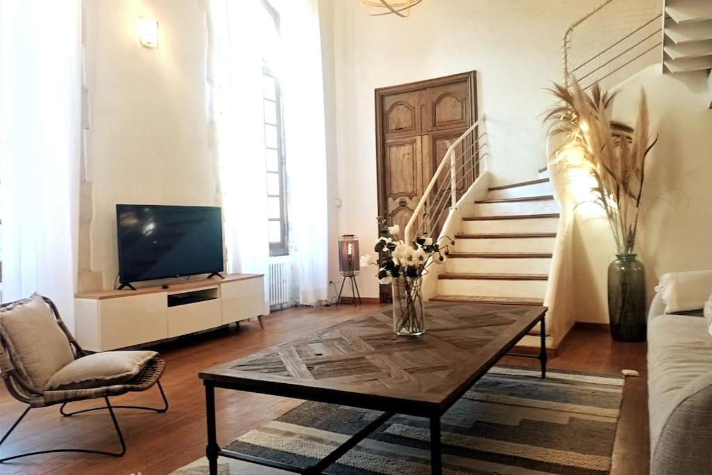 Grand duplex lumineux-hyper centre, Arles