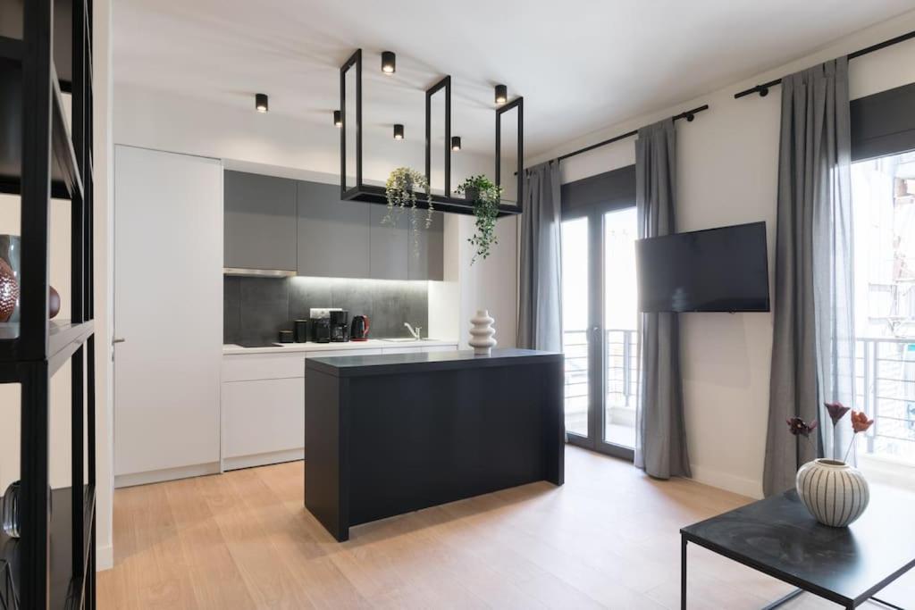 Academy Elegant Apartment #202, Athen