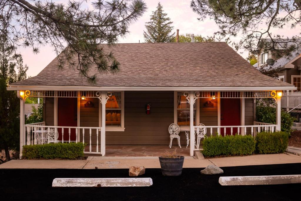 Prescott Pines Inn photo